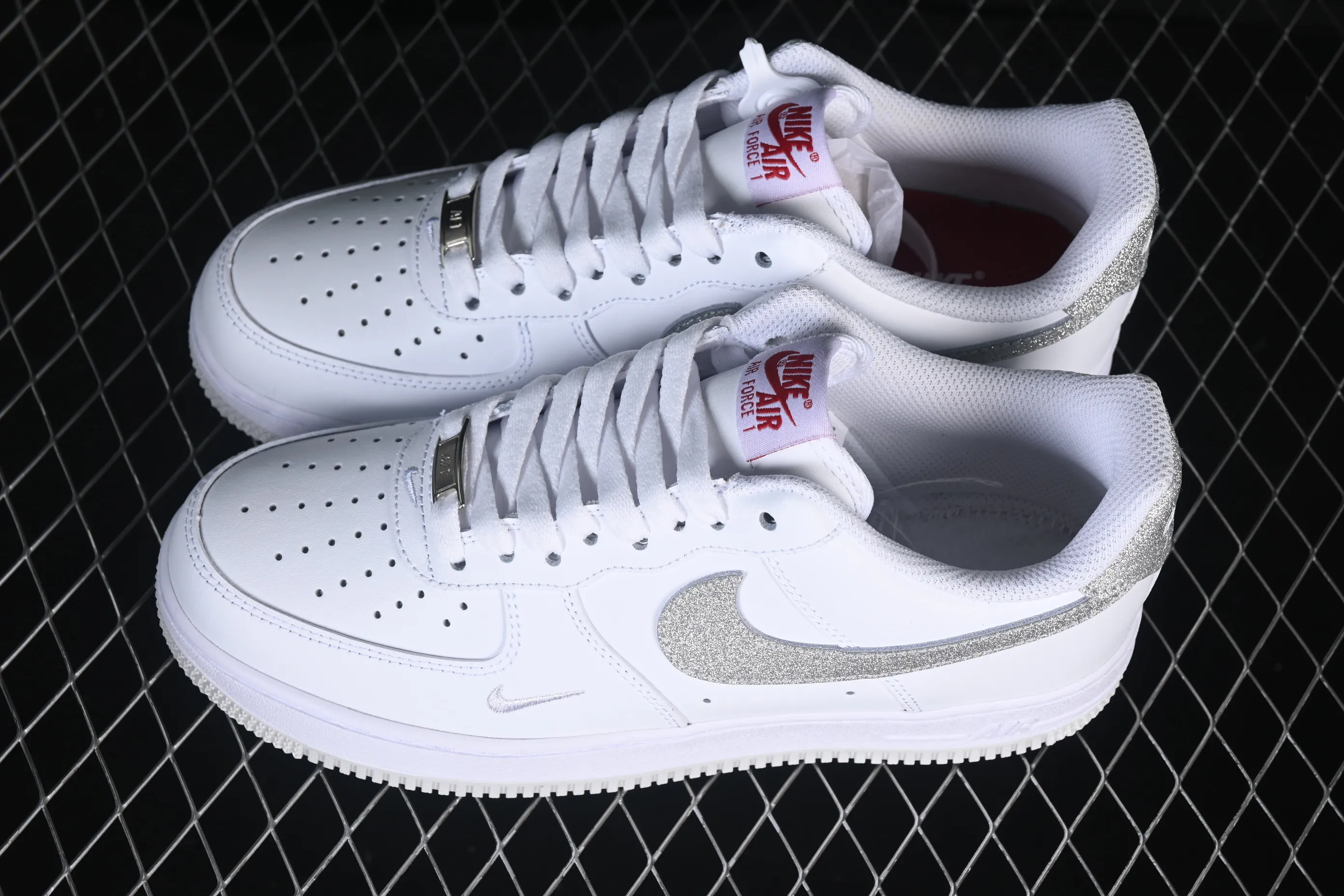 All categories Nk Air Force 1 Air Force series Nk Air Force 1 Low Air Force low top Nike Air Force 1'07 Low sequined hook Air Force 1 low top casual sneakers ZH0316-156